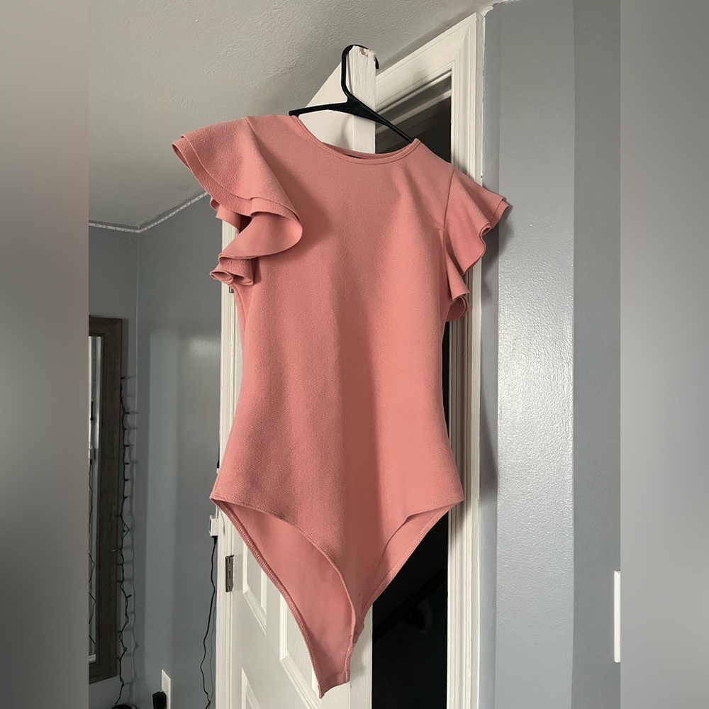 Cute Ruffle Sleeve Bodysuit